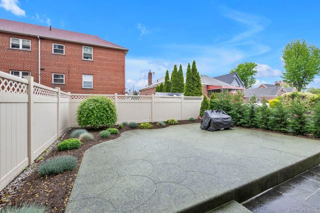 1870 Hering Avenue, Bronx, NY 10461