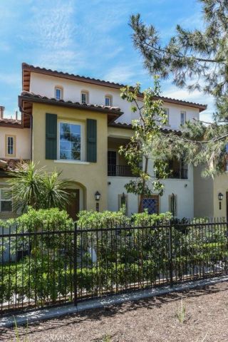 306 Dewdrop, Irvine, CA 92603