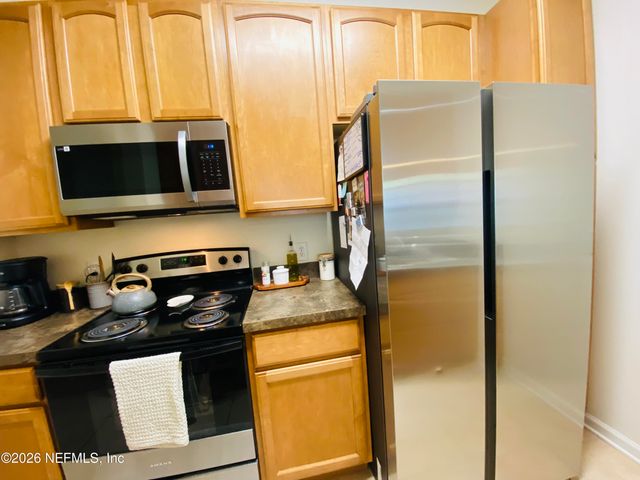 10550 BAYMEADOWS Road 327, Jacksonville, FL 32256