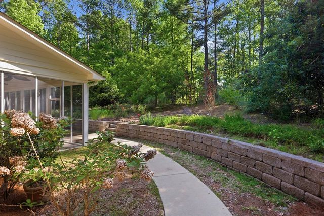 383 Maple Brook Lane, Cataula, GA 31804