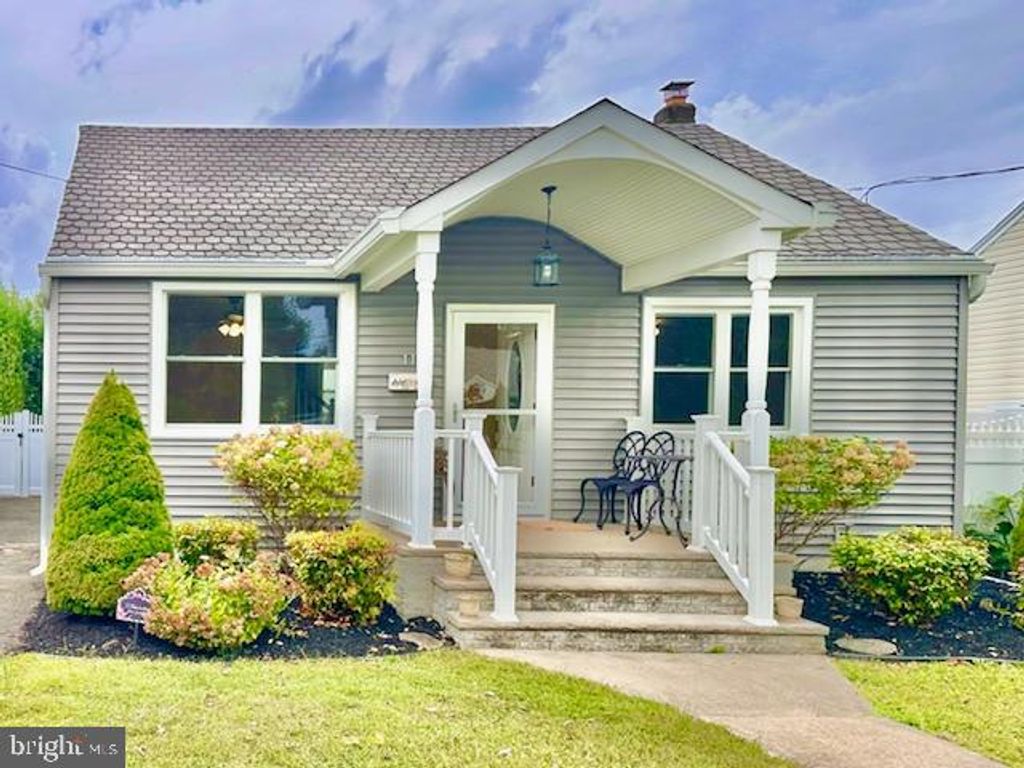 11 MACARTHUR AVE, Spotswood, NJ 08884