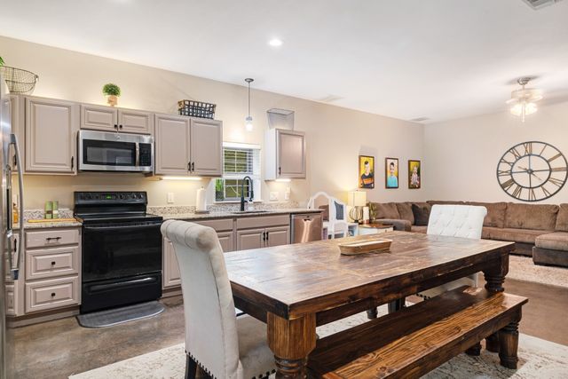 337 County Road 42560, Paris, TX 75462