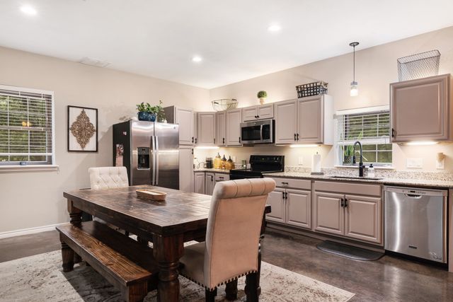 337 County Road 42560, Paris, TX 75462