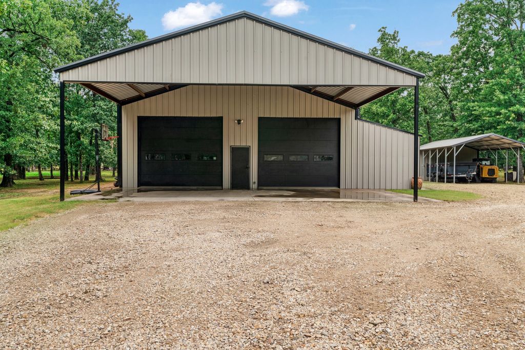 337 County Road 42560, Paris, TX 75462