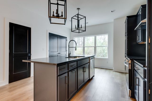 862 W Sharpe Ave Unit 4, Nashville, TN 37206