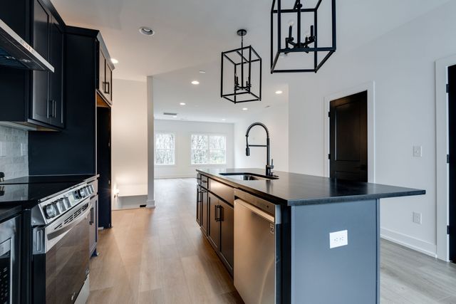 862 W Sharpe Ave Unit 4, Nashville, TN 37206