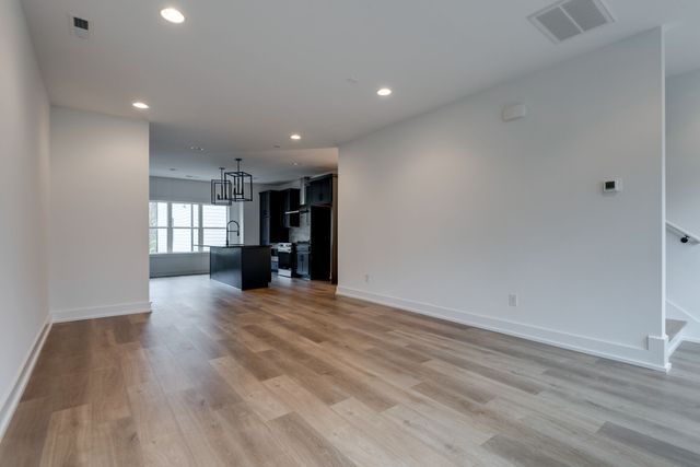 862 W Sharpe Ave Unit 4, Nashville, TN 37206