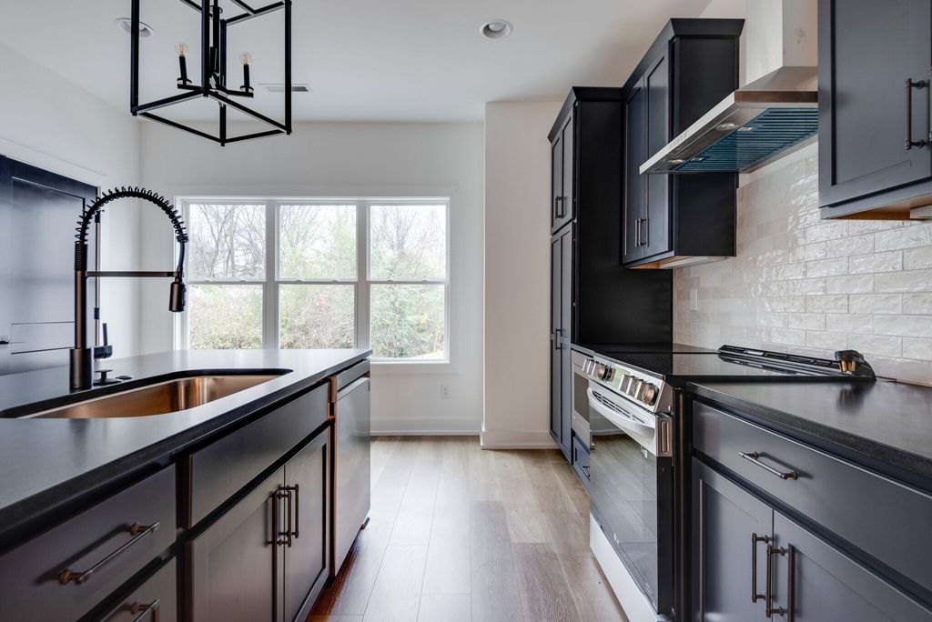 862 W Sharpe Ave Unit 4, Nashville, TN 37206