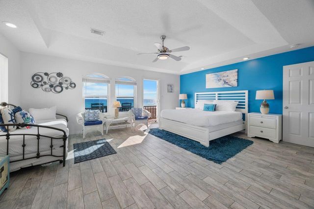 7943 Gulf Boulevard, Navarre, FL 32566