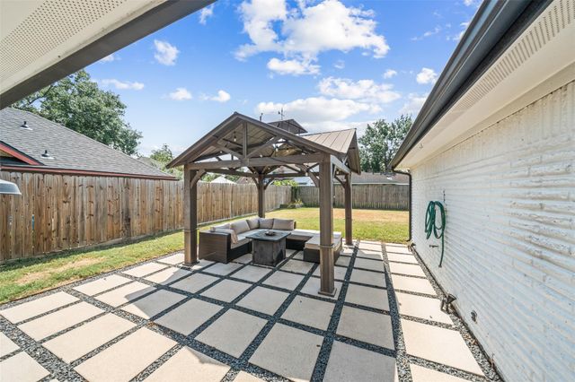 6107 Golden Forest Drive, Houston, TX 77092