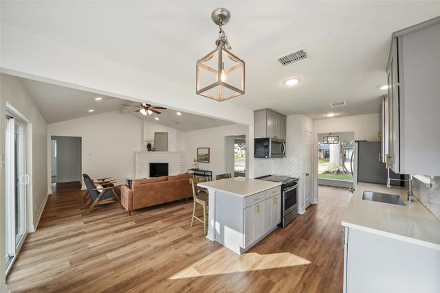 6107 Golden Forest Drive, Houston, TX 77092