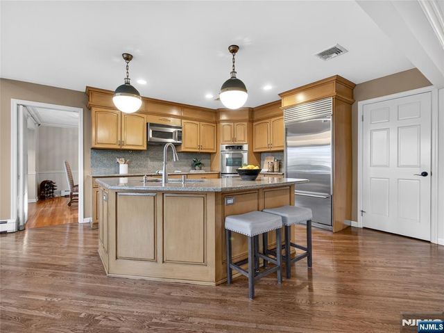 347 Smith Place, Wyckoff, NJ 07481