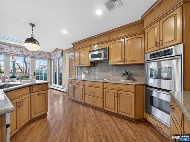 347 Smith Place, Wyckoff, NJ 07481