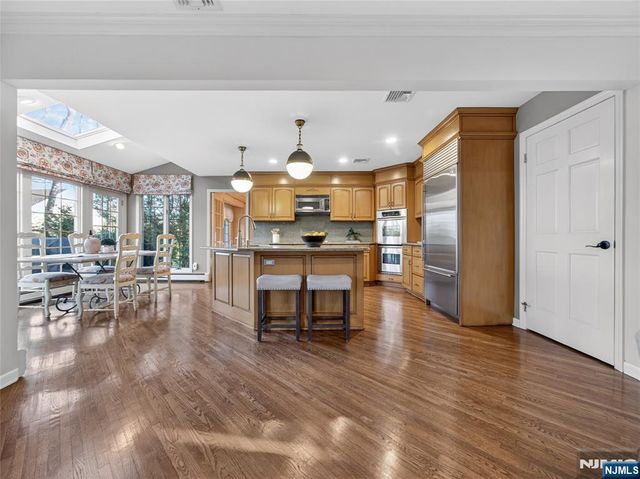 347 Smith Place, Wyckoff, NJ 07481