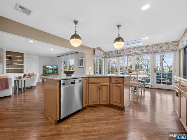 347 Smith Place, Wyckoff, NJ 07481