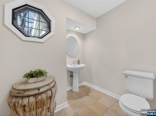 347 Smith Place, Wyckoff, NJ 07481