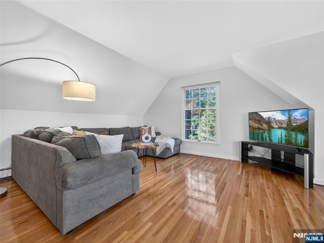 347 Smith Place, Wyckoff, NJ 07481