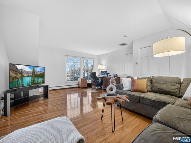 347 Smith Place, Wyckoff, NJ 07481