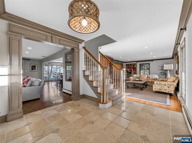 347 Smith Place, Wyckoff, NJ 07481