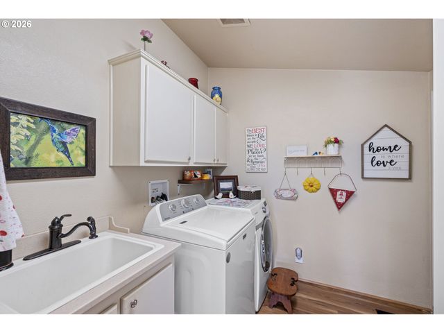 4055 ROYAL Ave 140, Eugene, OR 97402