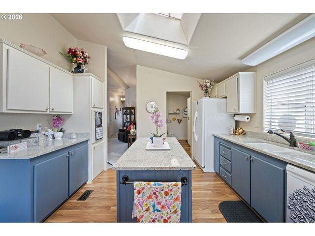 4055 ROYAL Ave 140, Eugene, OR 97402
