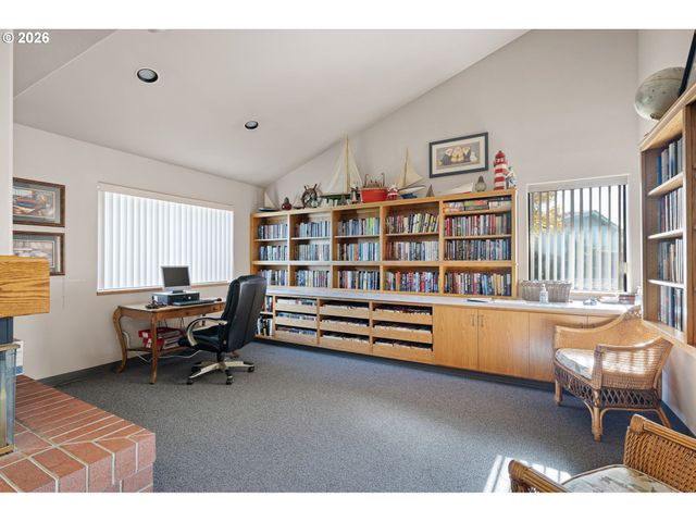 4055 ROYAL Ave 140, Eugene, OR 97402