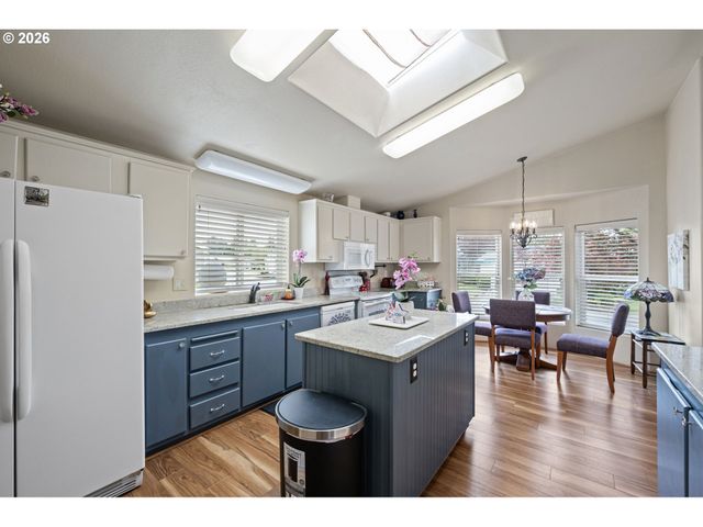 4055 ROYAL Ave 140, Eugene, OR 97402