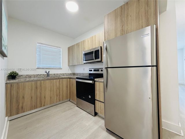 1684 SW 10th St, Miami, FL 33135