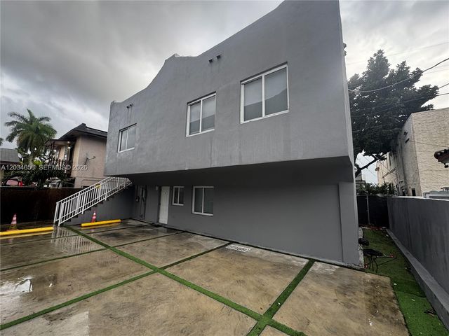 1684 SW 10th St, Miami, FL 33135