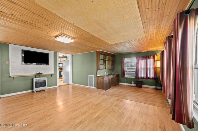 1610 Nc-102 E, Ayden, NC 28513