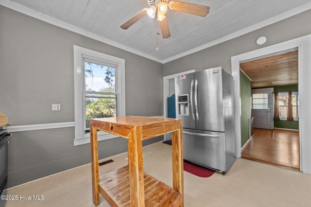 1610 Nc-102 E, Ayden, NC 28513