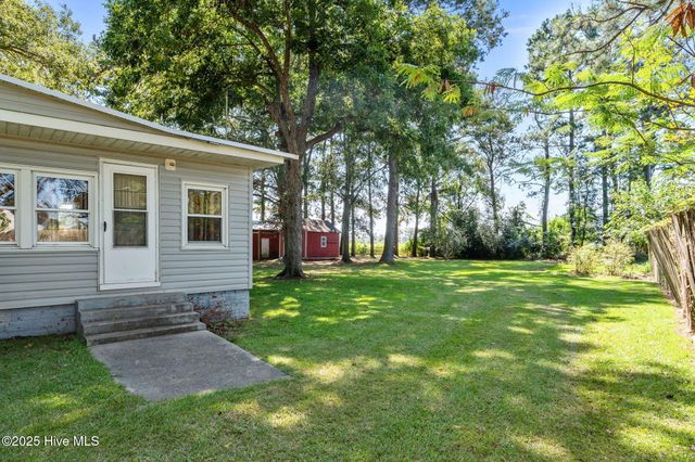 1610 Nc-102 E, Ayden, NC 28513