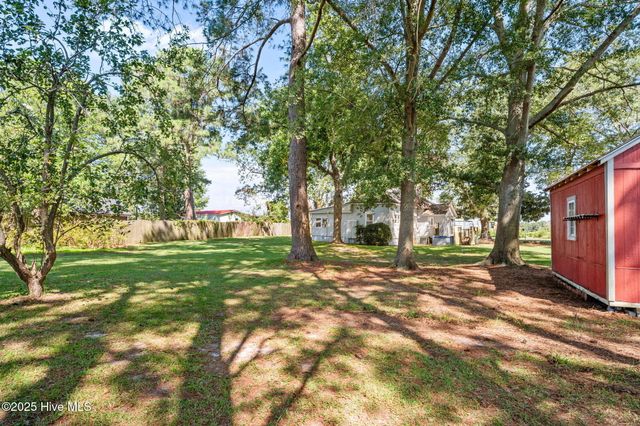 1610 Nc-102 E, Ayden, NC 28513