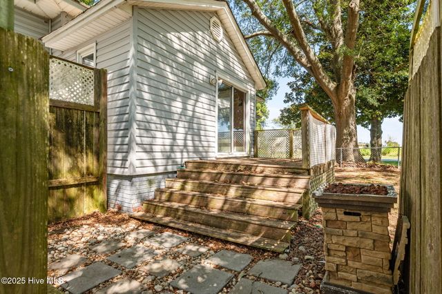 1610 Nc-102 E, Ayden, NC 28513