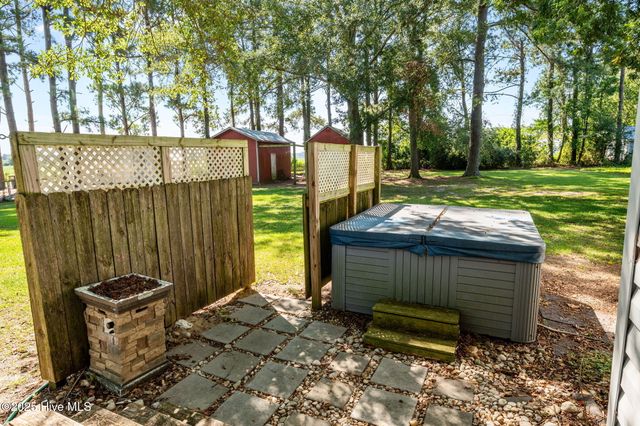 1610 Nc-102 E, Ayden, NC 28513