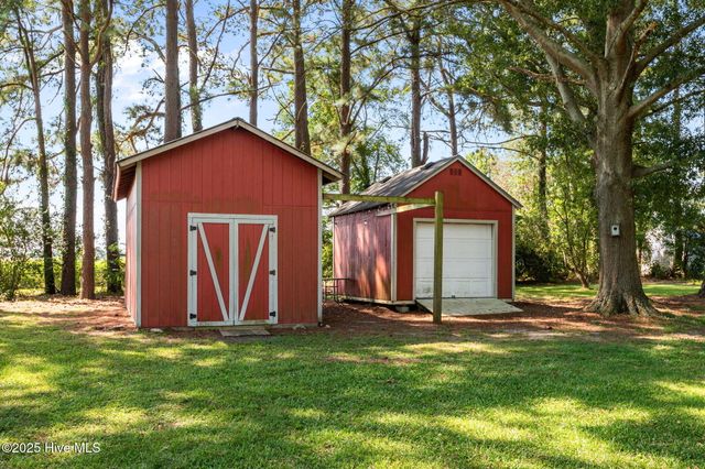 1610 Nc-102 E, Ayden, NC 28513