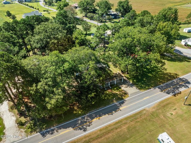 1610 Nc-102 E, Ayden, NC 28513