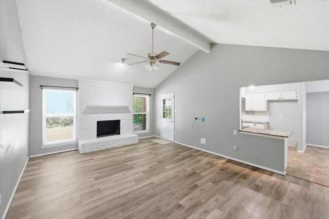 200 Almond Lane, Euless, TX 76039