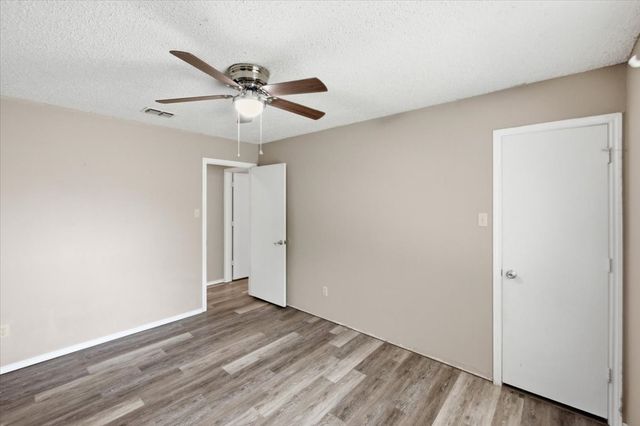 200 Almond Lane, Euless, TX 76039