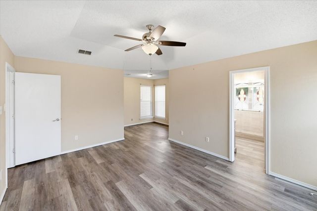 200 Almond Lane, Euless, TX 76039