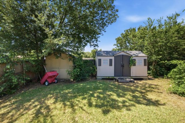 200 Almond Lane, Euless, TX 76039
