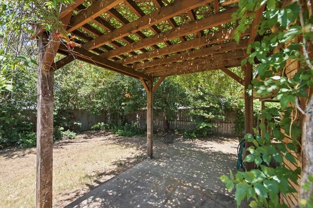 200 Almond Lane, Euless, TX 76039