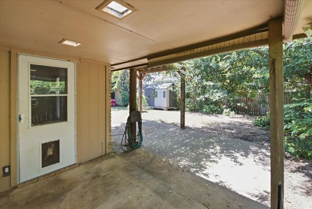 200 Almond Lane, Euless, TX 76039