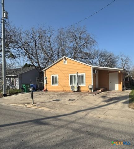 918 N GUADALUPE Street, Seguin, TX 78155
