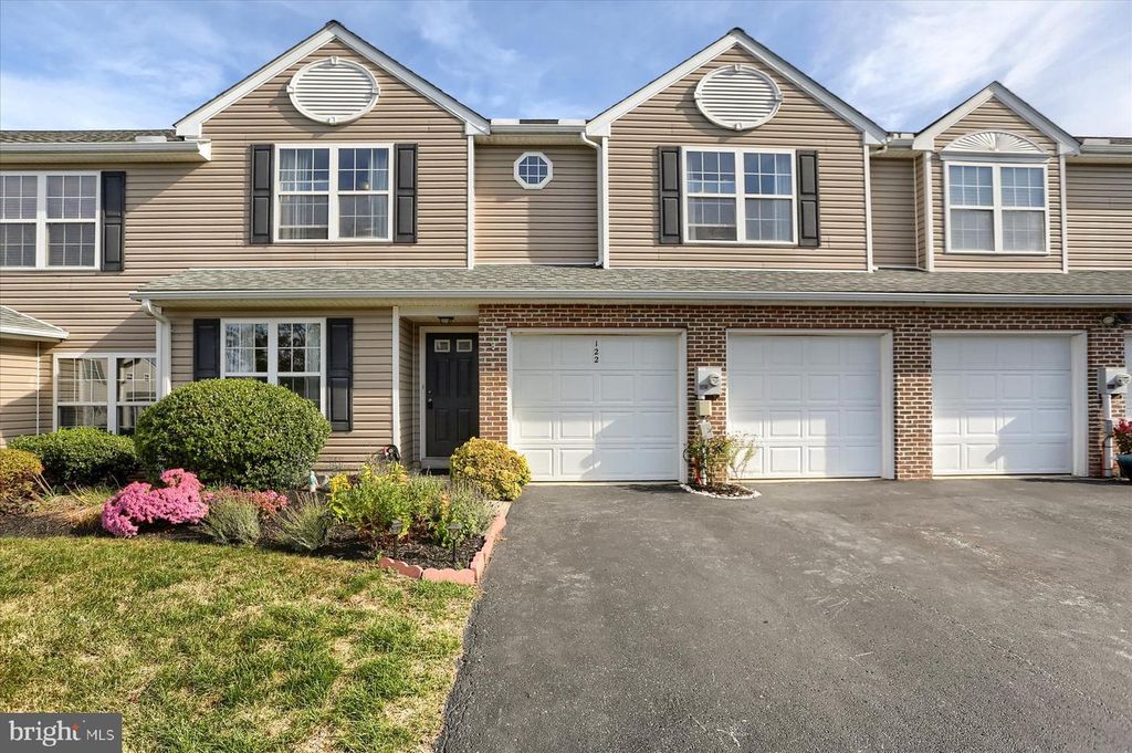 122 KESTREL CT, Hummelstown, PA 17036