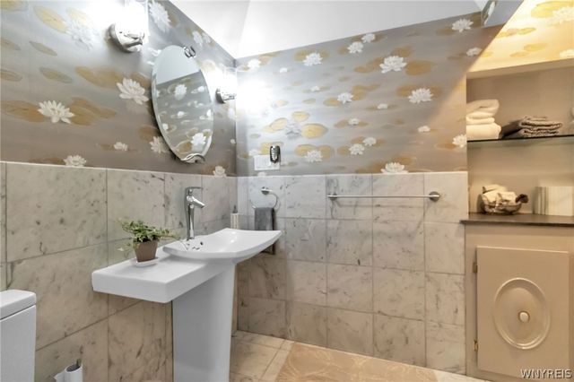 175 College Street, Buffalo, NY 14201