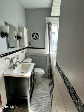 65 Ten Eyck Avenue, Albany, NY 12209