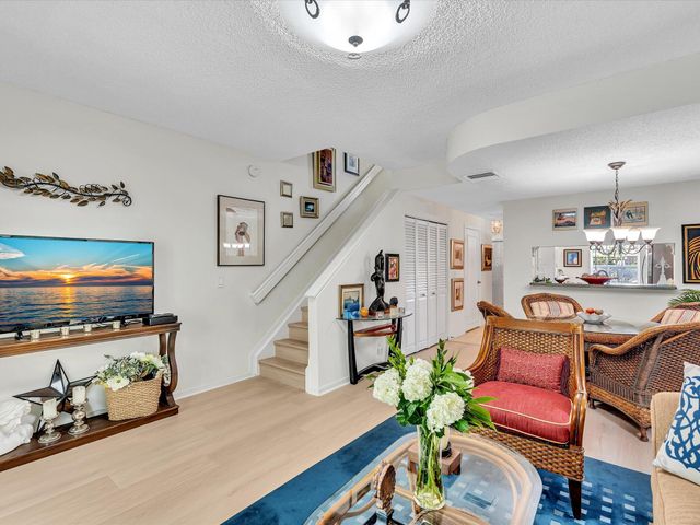 911 Kokomo Key Lane, Delray Beach, FL 33483