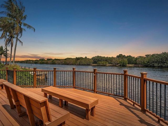 911 Kokomo Key Lane, Delray Beach, FL 33483