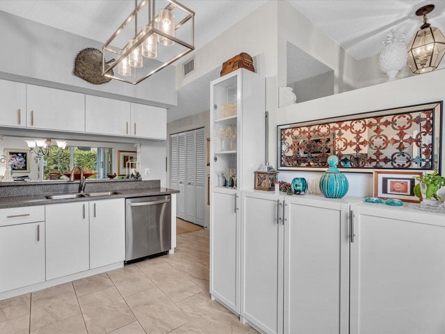 911 Kokomo Key Lane, Delray Beach, FL 33483